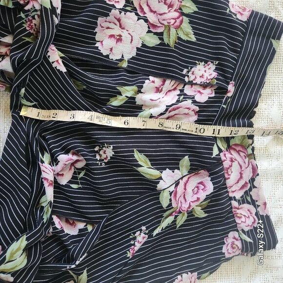 K1 Meek black/pink floral palazzo pants - Picture 3 of 10